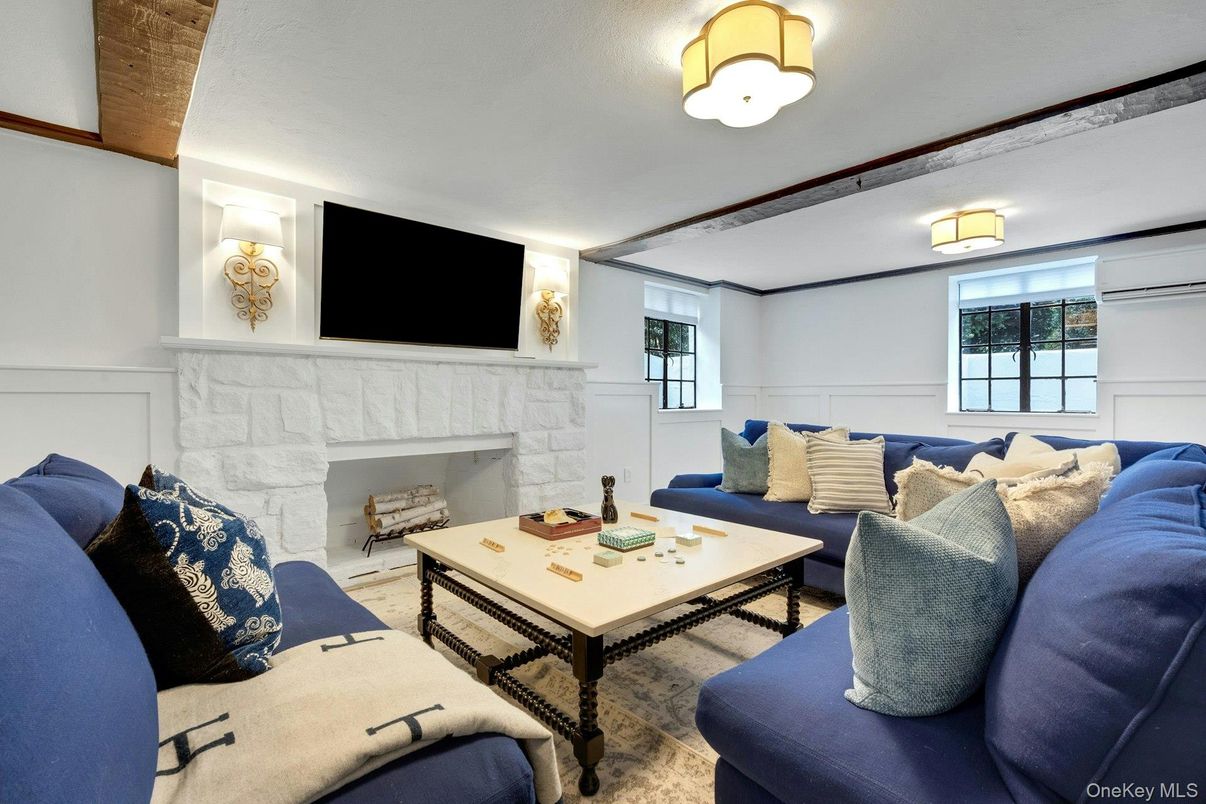 Fireplace, Interior, Living room