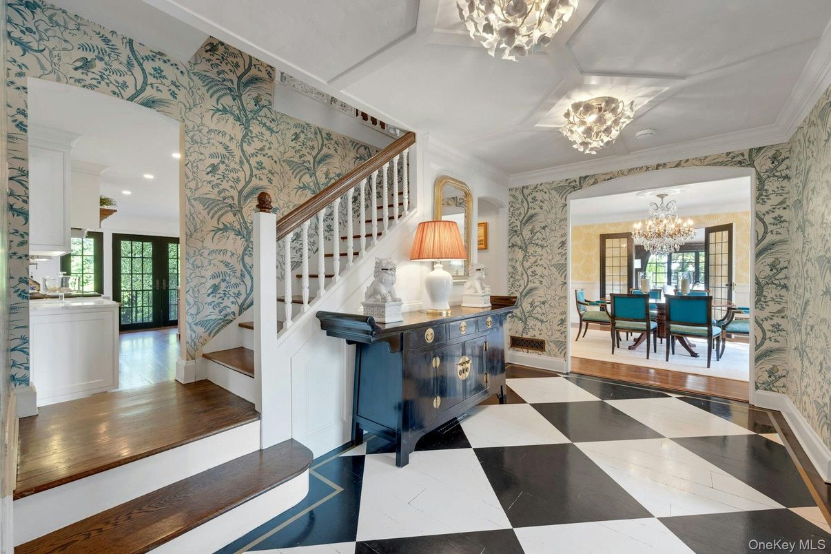 Chandelier, Dining room, Interior, Recessed Lighting