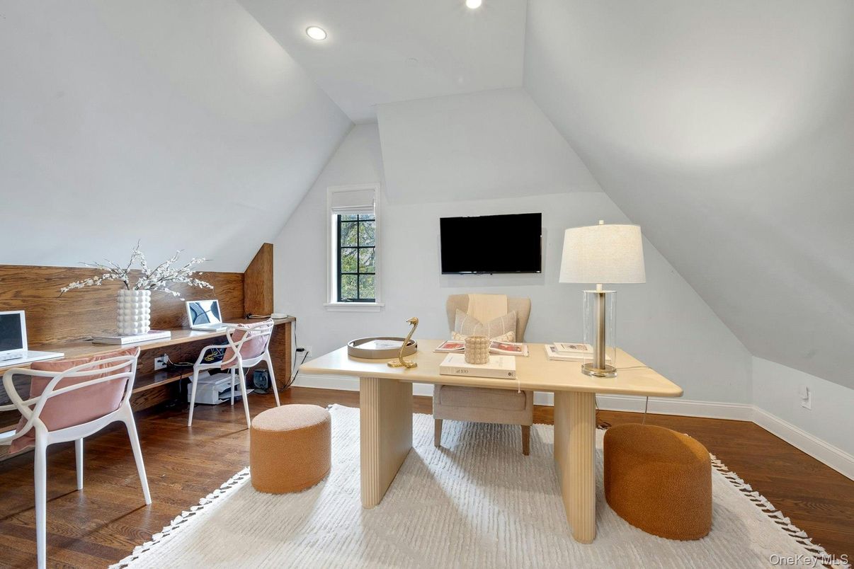 Home Office, Interior, Recessed Lighting, Wood Texture Flooring