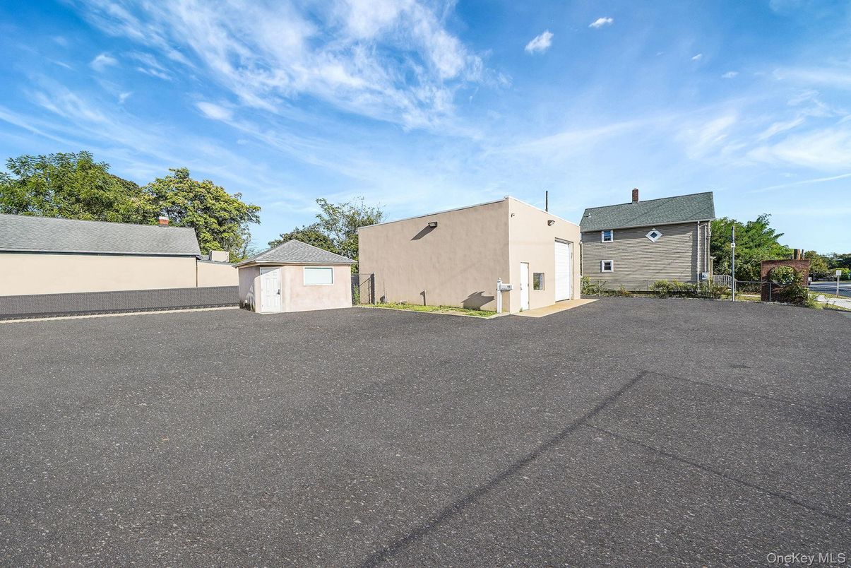 Detached Garage, Exterior