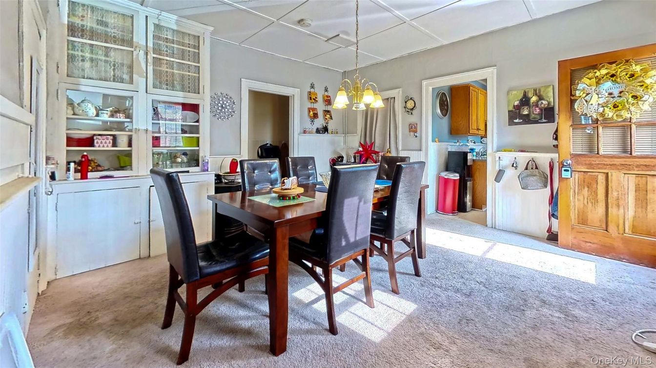 Chandelier, Dining room, Interior, Pendant Lights