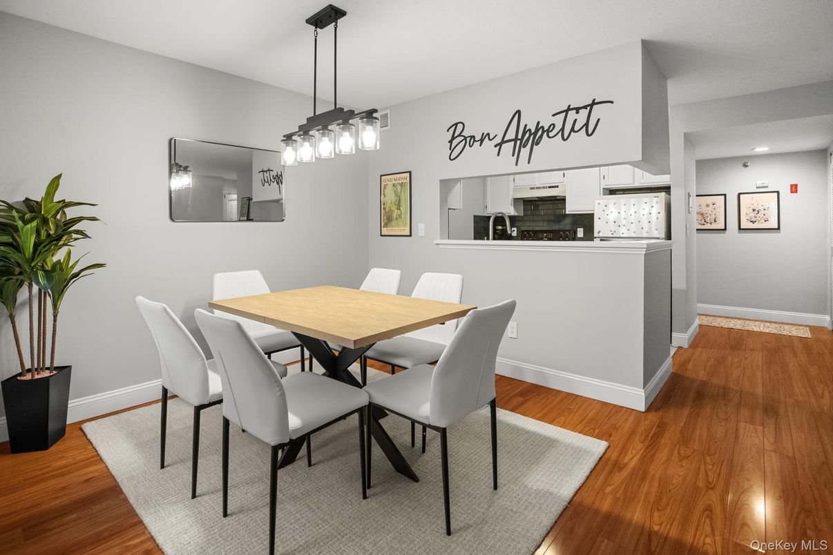 Dining room, Interior, Kitchen, Pendant Lights, Recessed Lighting, Wood Texture Flooring