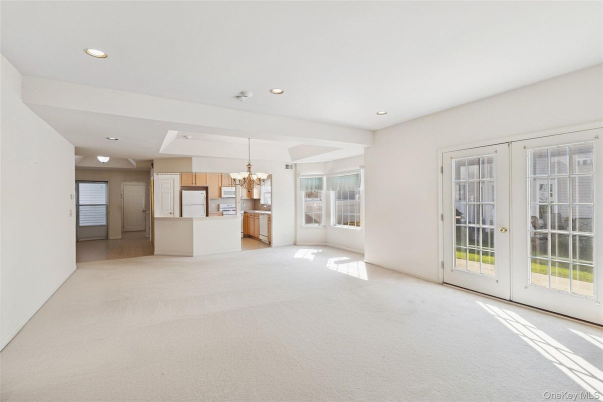 Chandelier, Empty room, Interior, Kitchen, Recessed Lighting