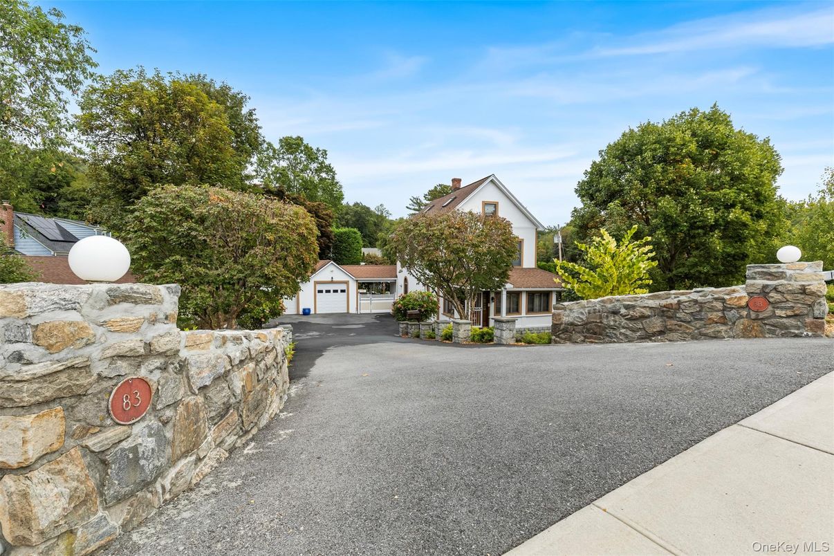 Detached Garage, Exterior