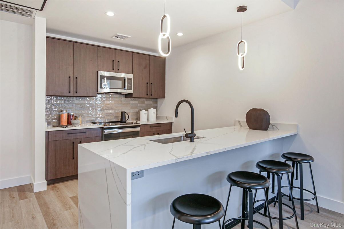 Interior, Kitchen, Pendant Lights, Recessed Lighting, Wood Texture Flooring