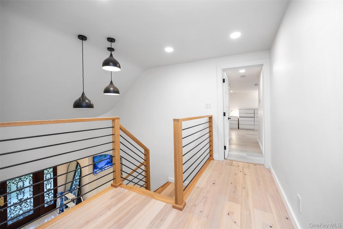 Interior, Pendant Lights, Recessed Lighting, Wood Texture Flooring