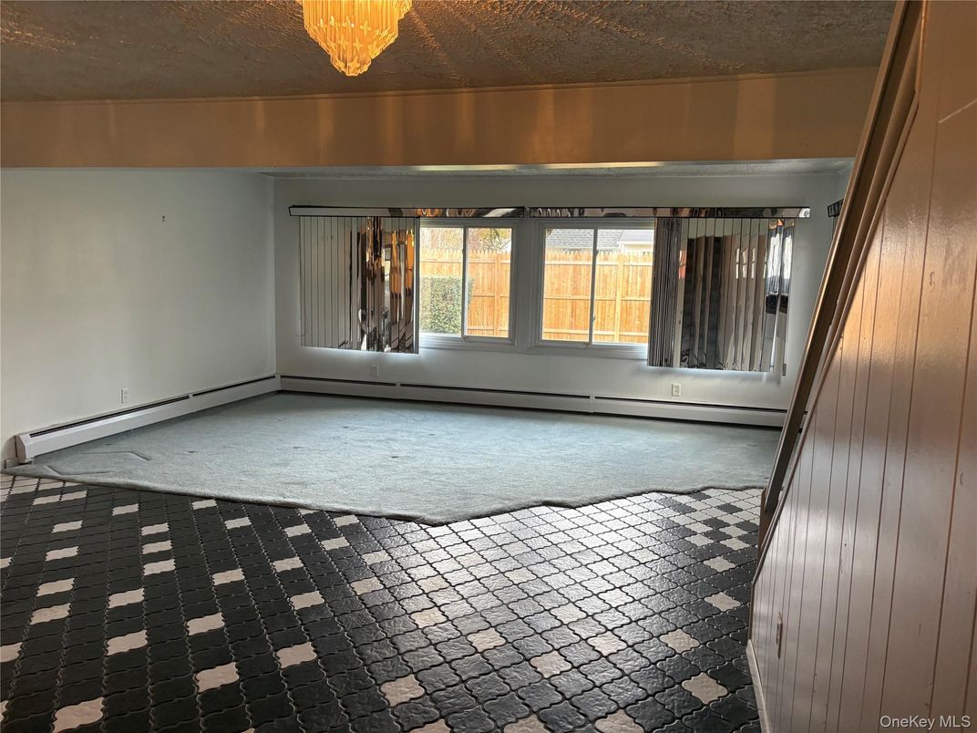 Chandelier, Empty room, Interior