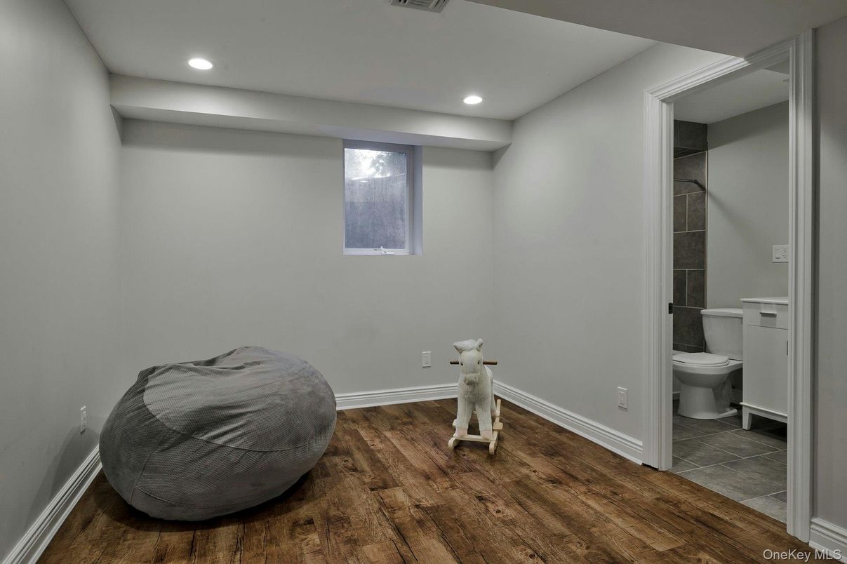 Bathroom, Interior, Recessed Lighting, Wood Texture Flooring