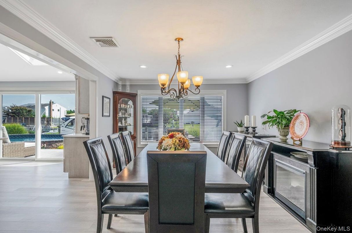Chandelier, Dining room, Interior, Recessed Lighting, Wood Texture Flooring