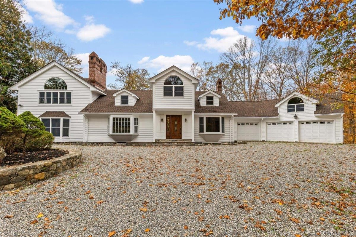 Attached, Exterior, Facade, Farmhouse