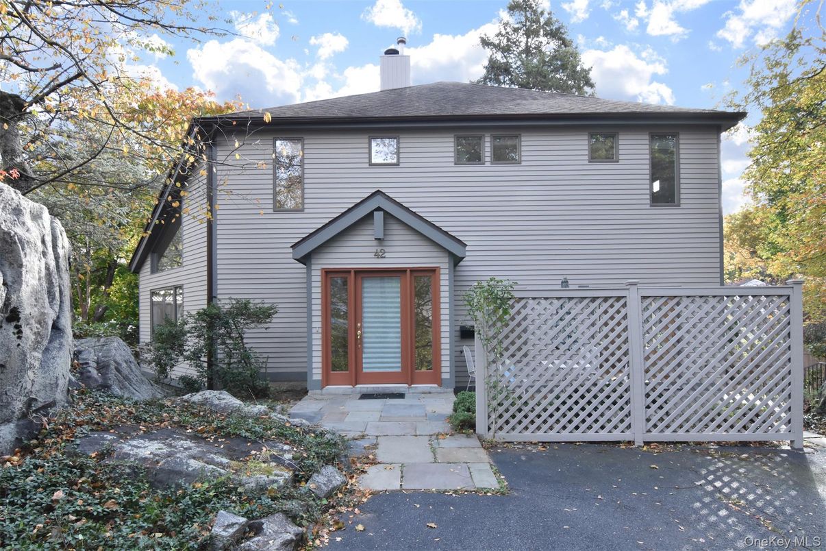 Exterior, Facade, Georgian