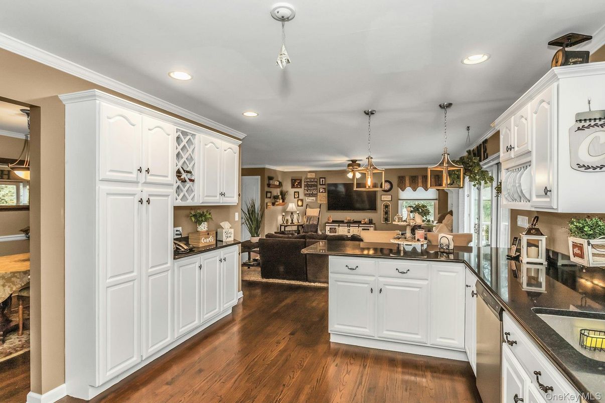 Dining room, Interior, Kitchen, Living room, Pendant Lights, Recessed Lighting, Wood Texture Flooring