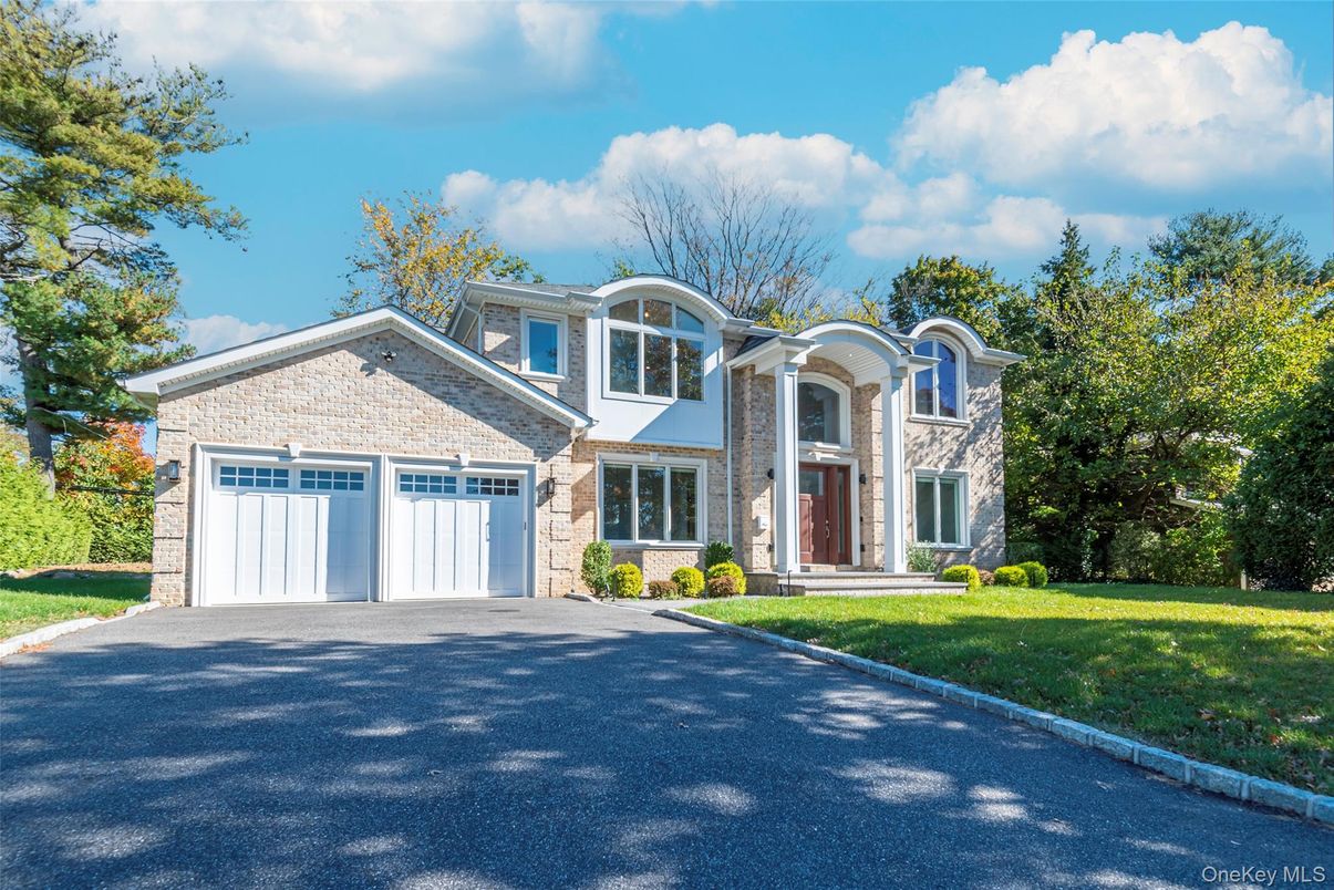 Attached, Exterior, Facade, French Provincial