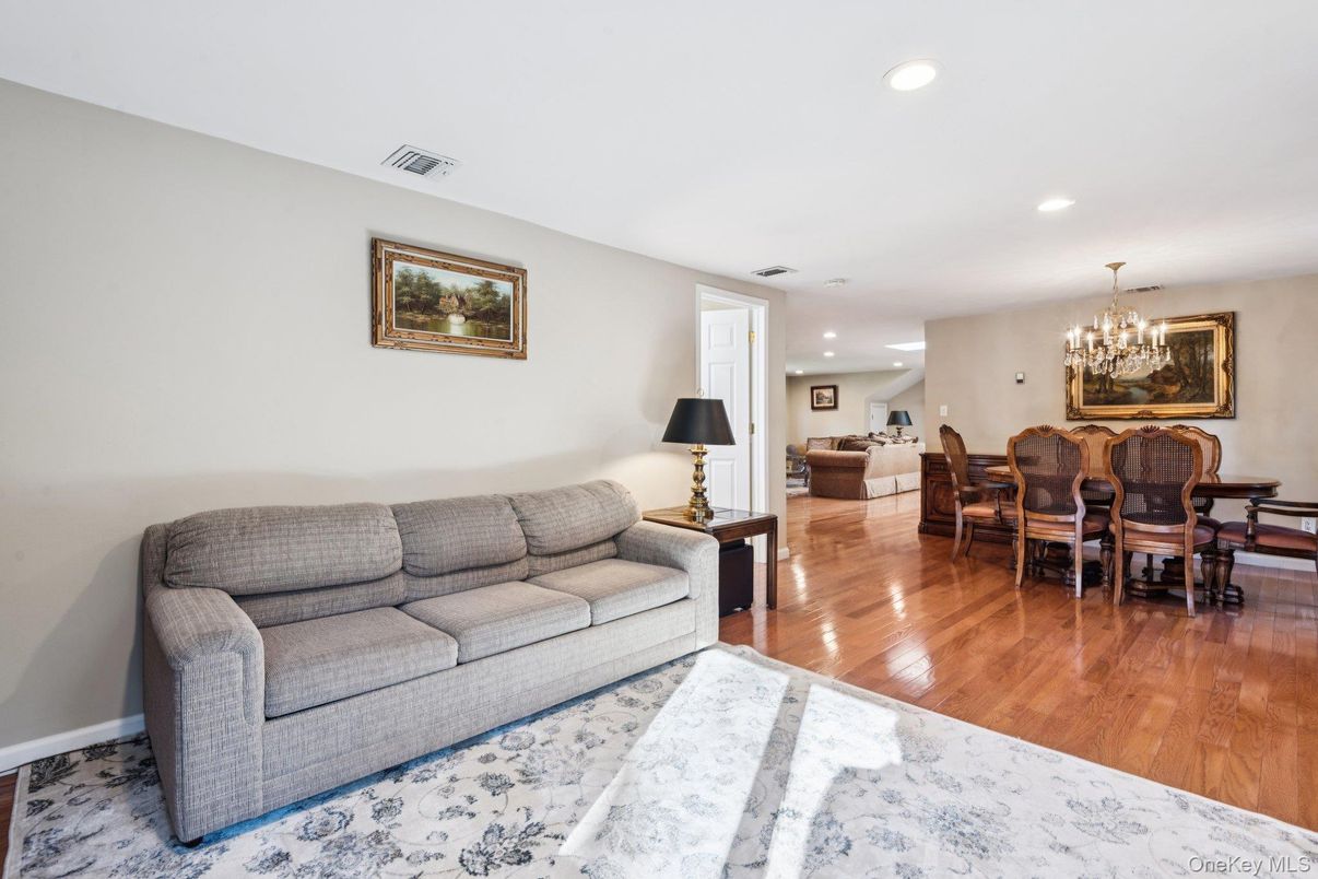 Chandelier, Dining room, Interior, Living room, Recessed Lighting, Wood Texture Flooring