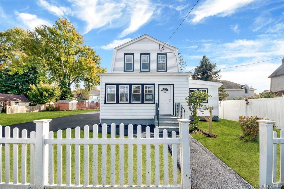 Backyard, Exterior, Facade, Queen Anne Victorian