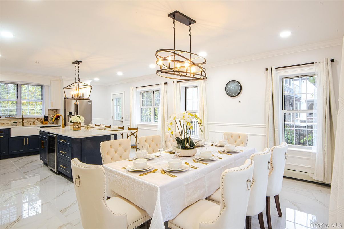 Chandelier, Dining room, Interior, Kitchen, Marble, Pendant Lights, Recessed Lighting