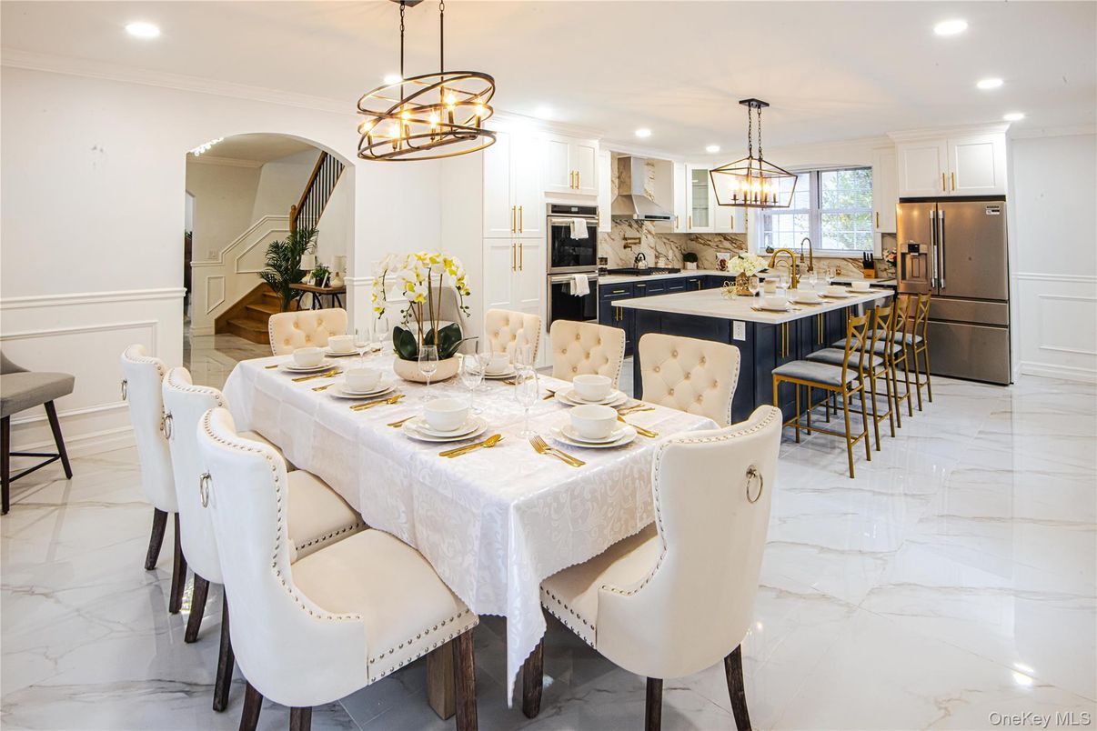 Chandelier, Dining room, Interior, Kitchen, Marble, Pendant Lights, Recessed Lighting