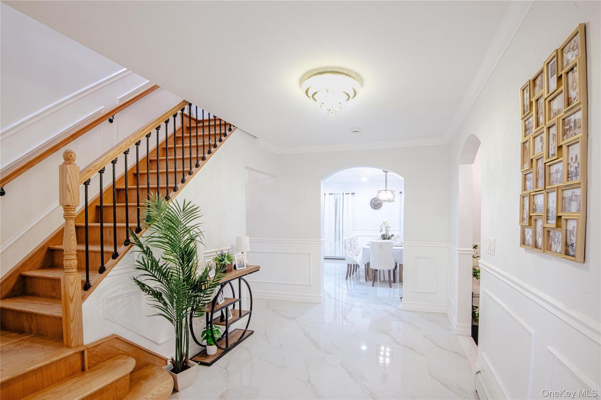 Chandelier, Dining room, Interior, Marble, Pendant Lights