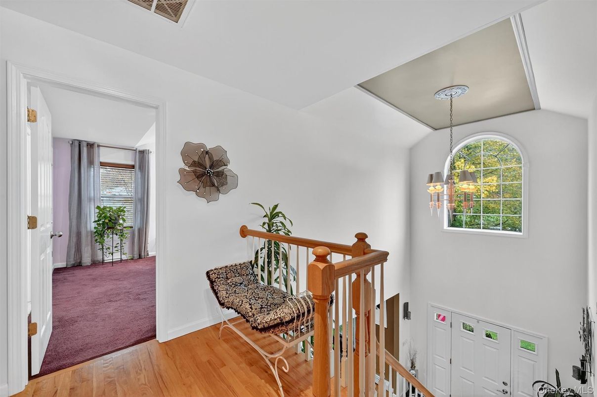Interior, Pendant Lights, Wood Texture Flooring