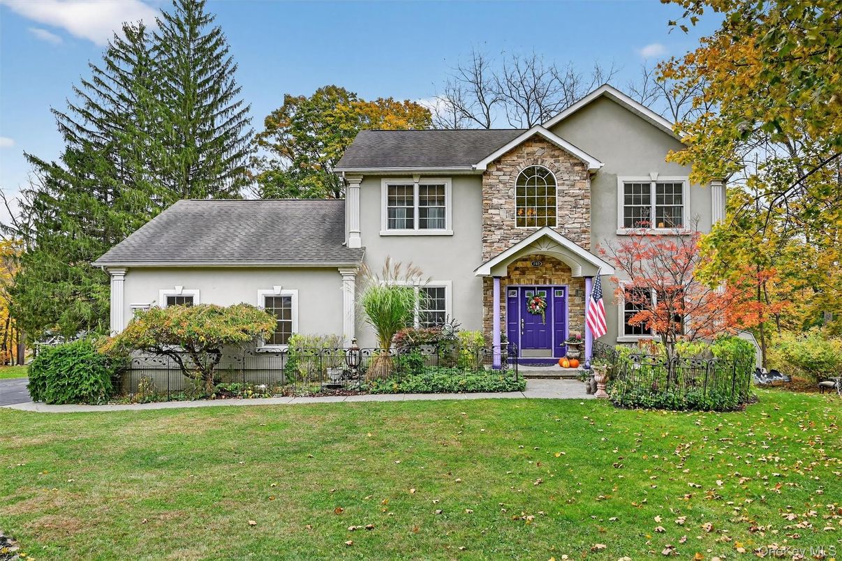 Backyard, Exterior, Facade, French Provincial