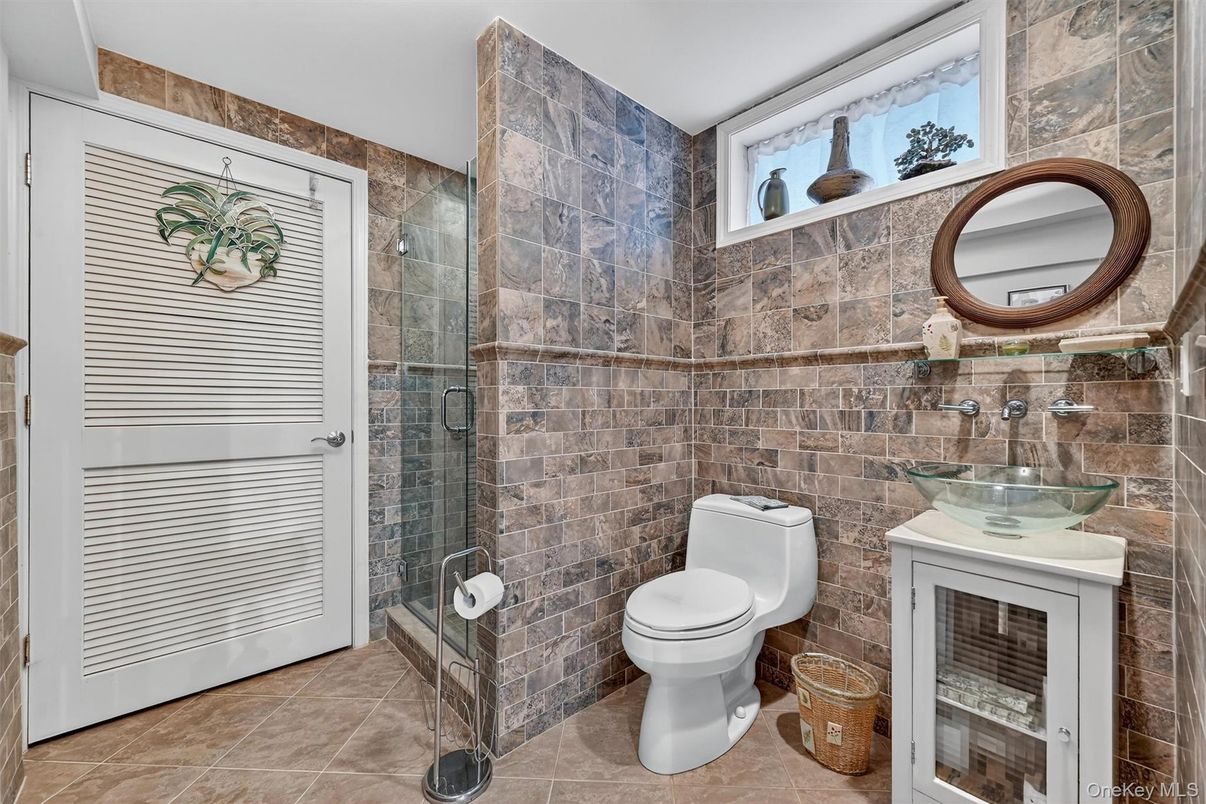 Bathroom, Interior, Stone Walls