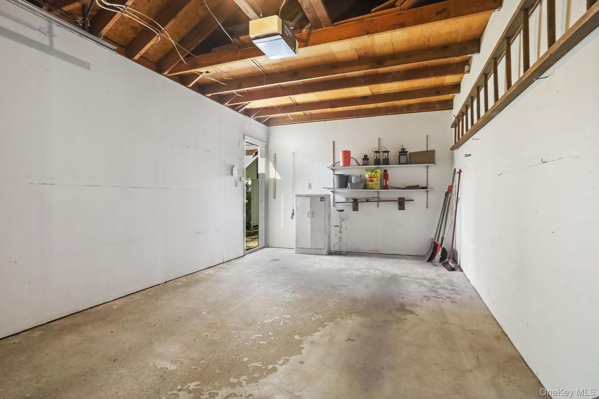 Garage, Interior, Wooden Beams, Wooden Ceilings
