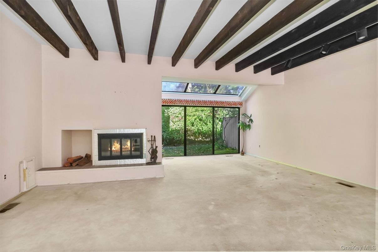 Empty room, Fireplace, Interior, Wooden Beams