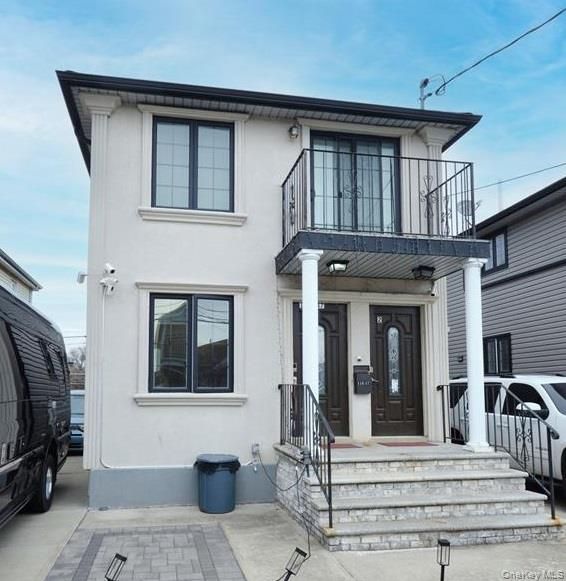 Exterior, Facade, American Foursquare