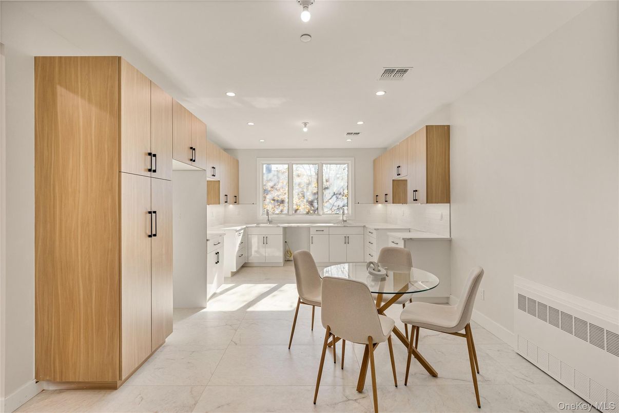Dining room, Interior, Kitchen, Recessed Lighting