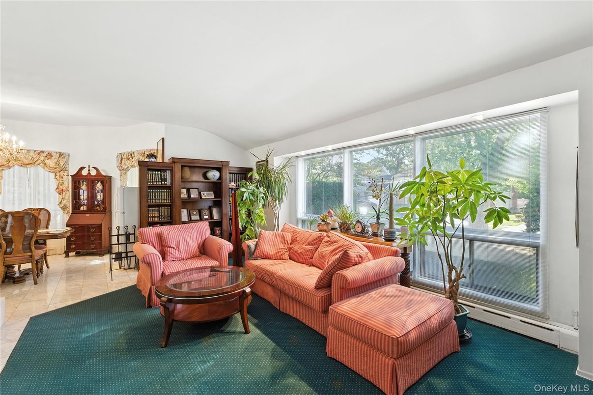 Chandelier, Interior, Living room