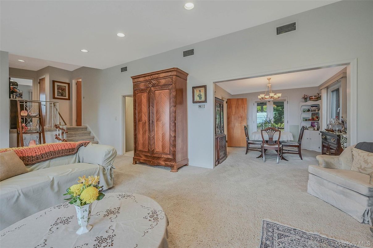 Chandelier, Dining room, Interior, Living room, Recessed Lighting