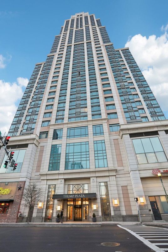 Exterior, Facade, Highrise