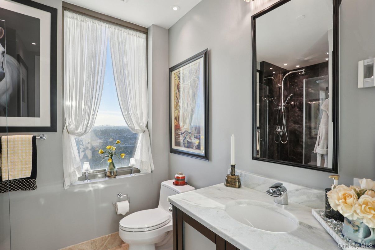 Bathroom, Interior, Recessed Lighting