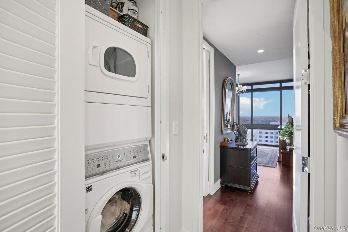 Interior, Recessed Lighting, Utility Closets, Washer, Water, Wood Texture Flooring