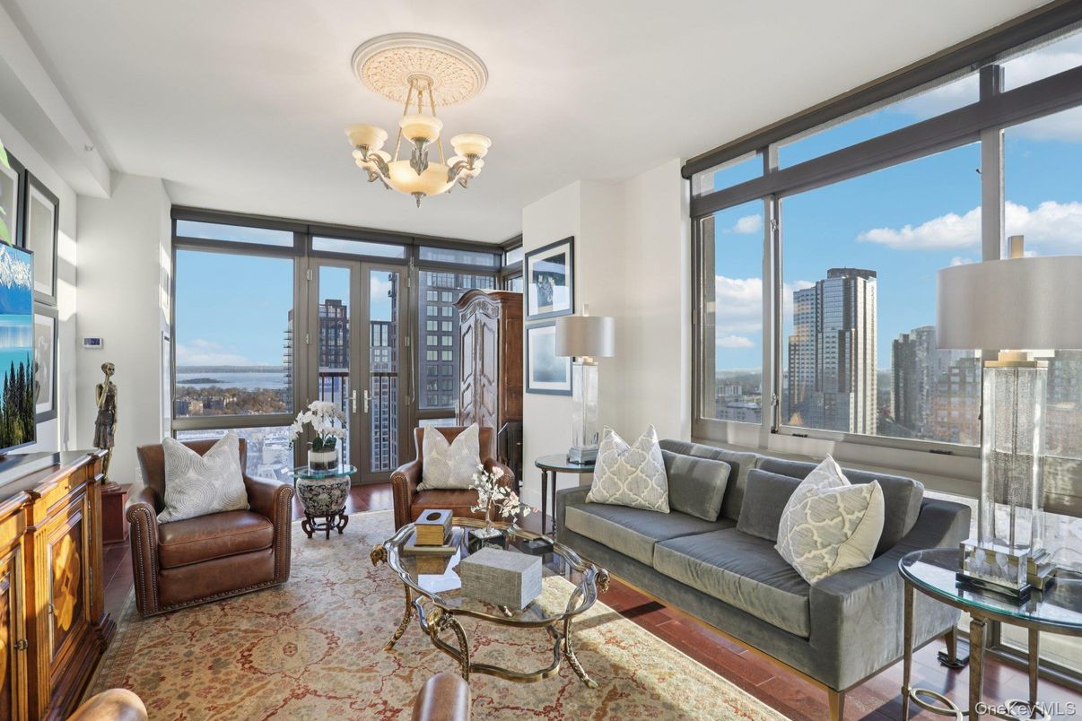 Chandelier, Interior, Living room, Water