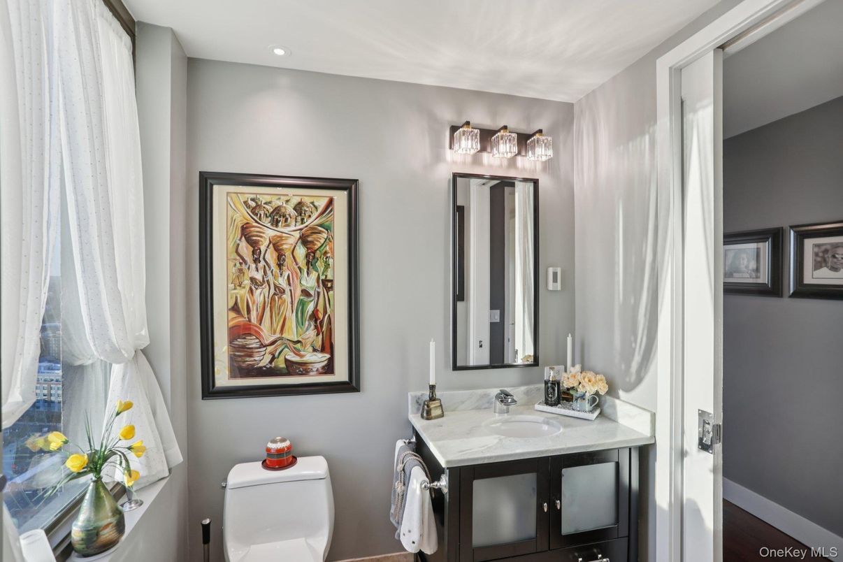 Bathroom, Interior, Recessed Lighting