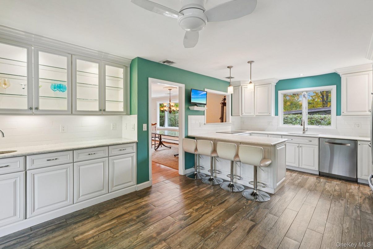 Interior, Kitchen, Pendant Lights, Wood Texture Flooring