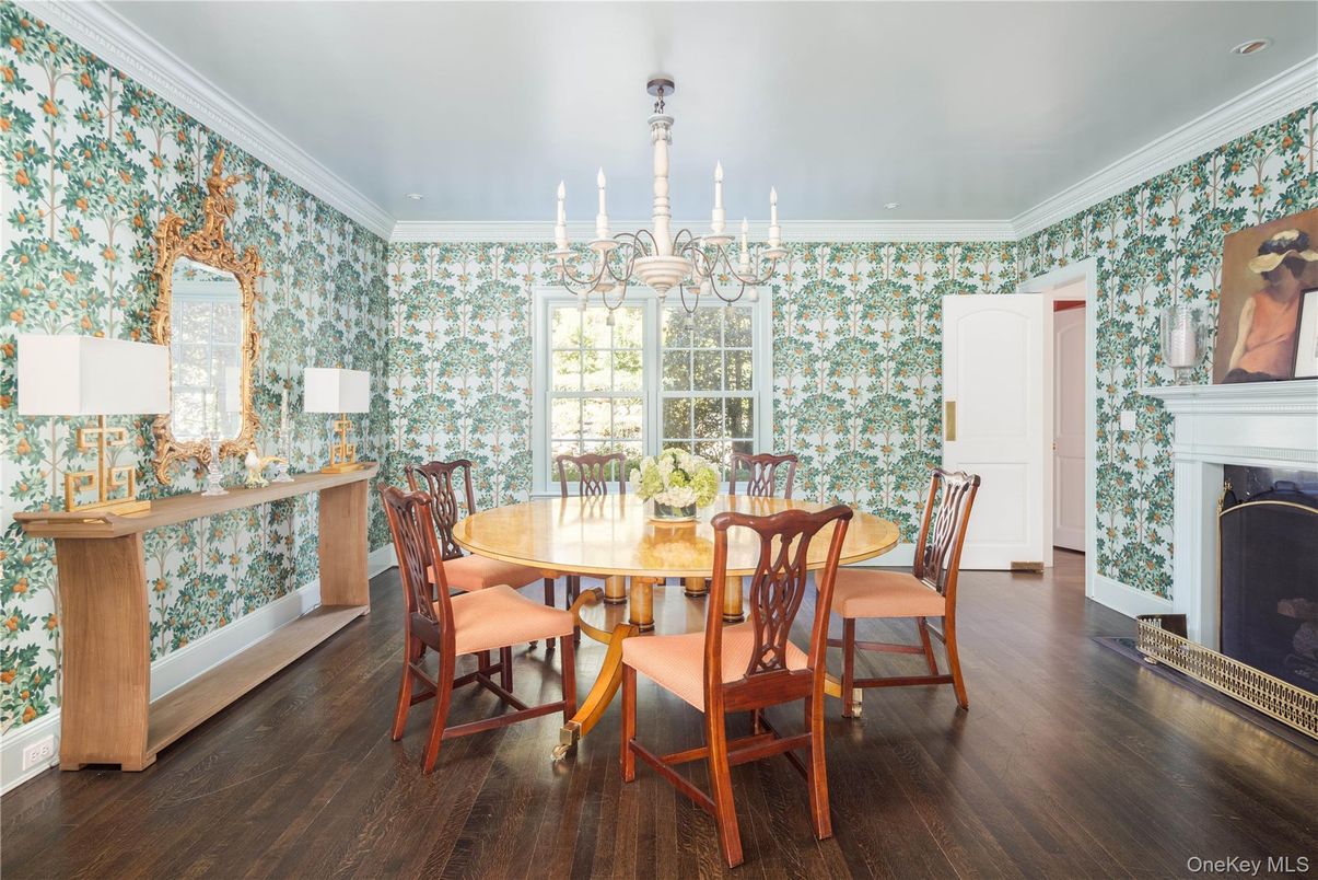 Chandelier, Dining room, Fireplace, Interior, Recessed Lighting, Wood Texture Flooring