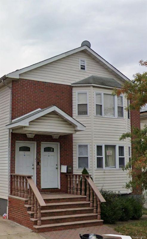 Exterior, Facade, Brick Facade, Queen Anne Victorian