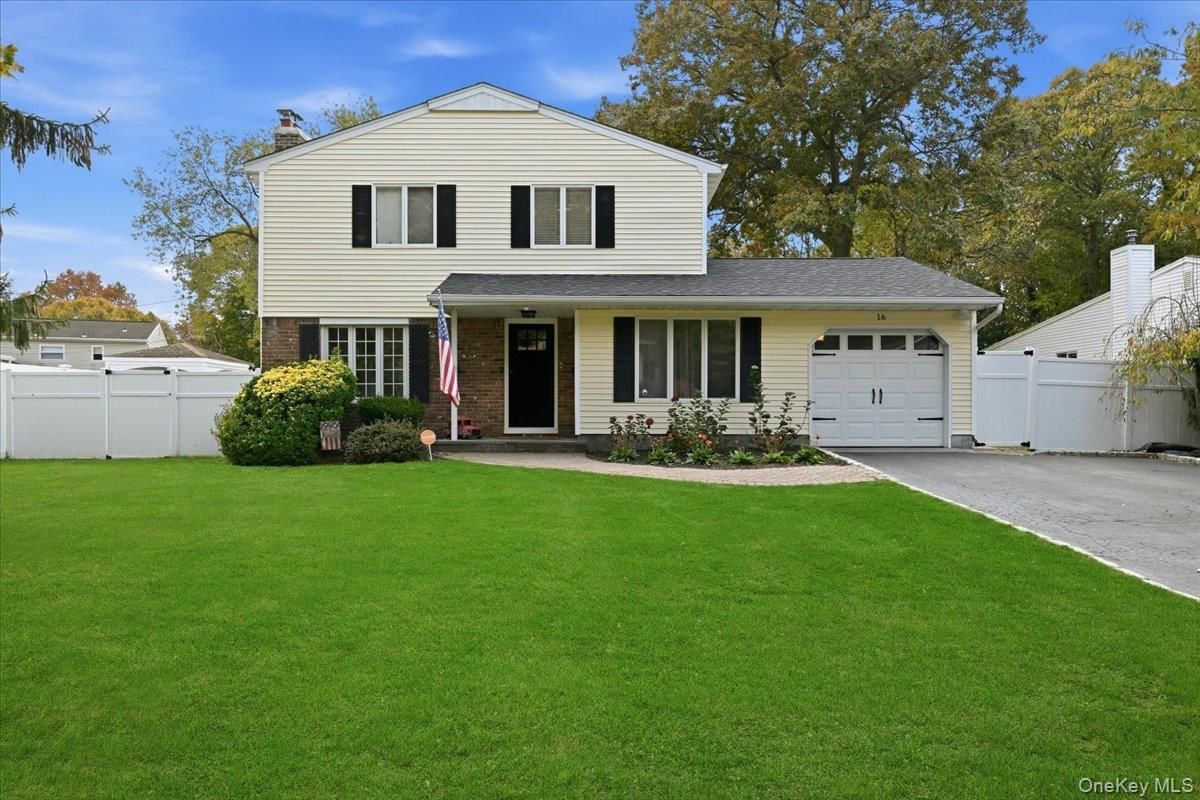 Attached, Exterior, Facade, Brick Facade, Split Level