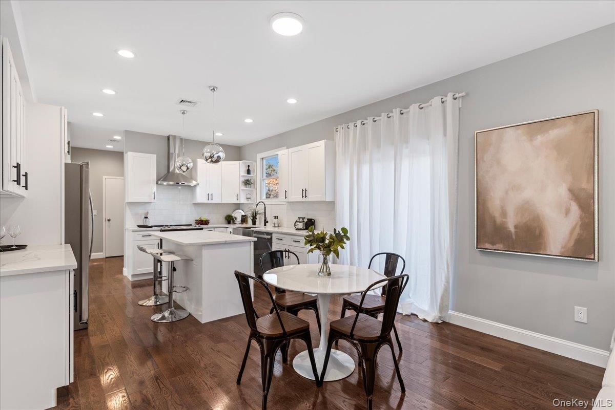 Dining room, Interior, Kitchen, Pendant Lights, Recessed Lighting, Wood Texture Flooring