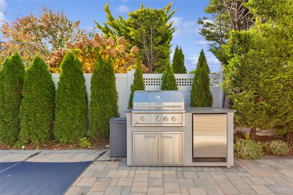 Exterior, Outdoor Kitchen