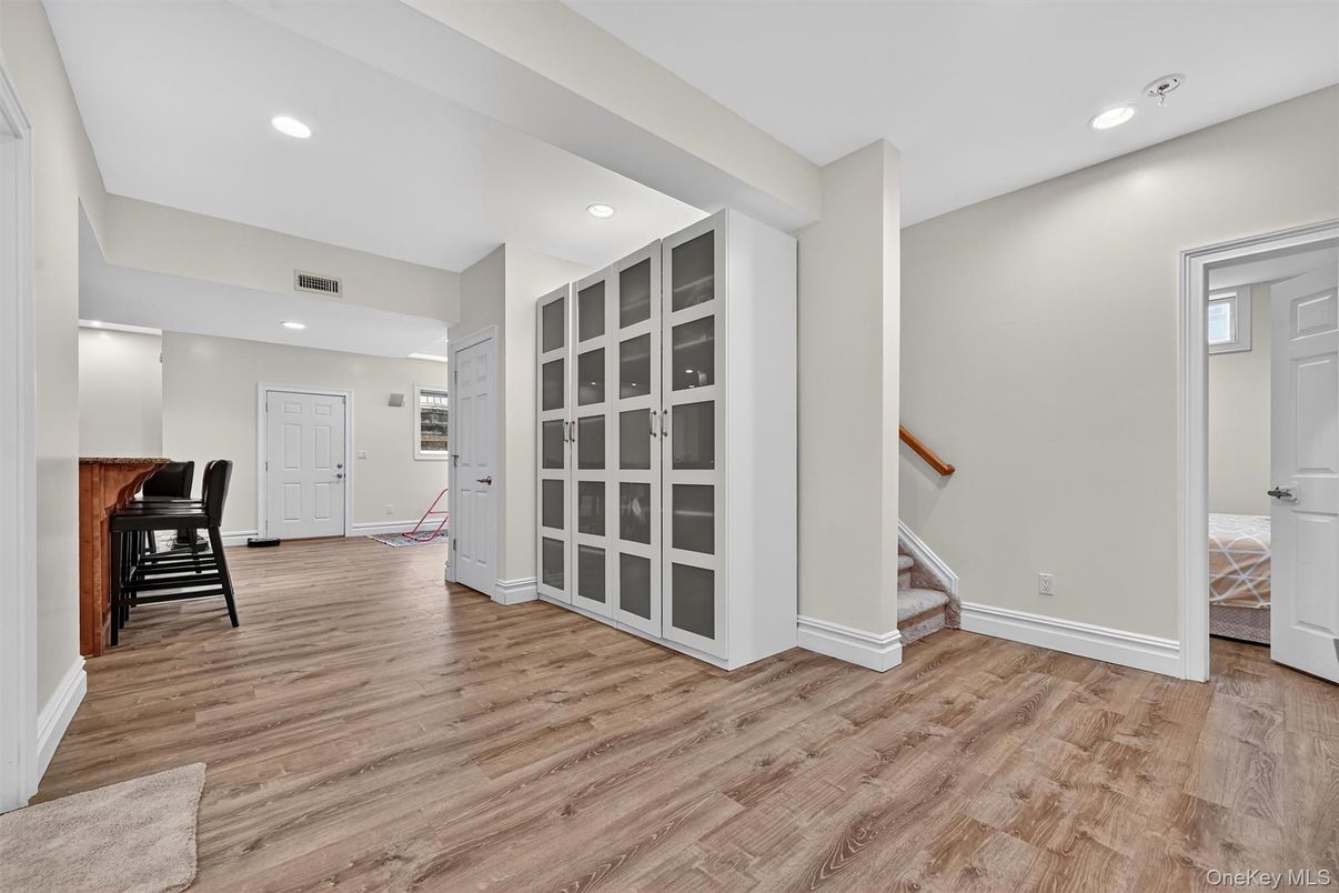 Interior, Piano, Recessed Lighting, Wood Texture Flooring