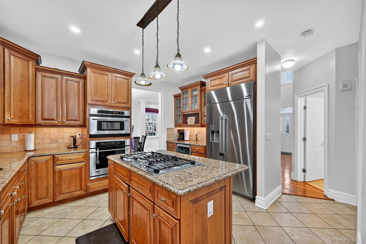 Interior, Kitchen, Pendant Lights, Recessed Lighting, Stainless Steel Appliances