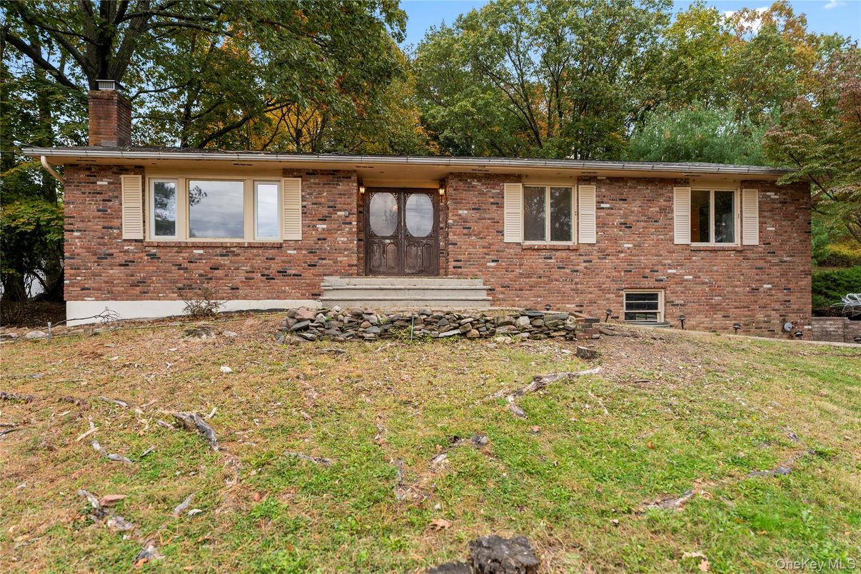 Exterior, Facade, Brick Facade, Split Level