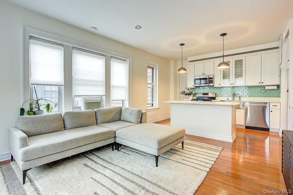 Interior, Kitchen, Living room, Pendant Lights, Recessed Lighting, Stainless Steel Appliances, Wood Texture Flooring