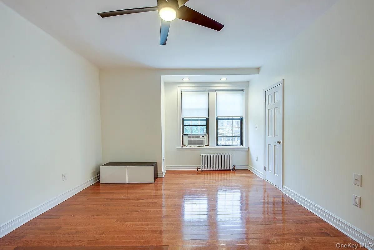 Empty room, Interior, Water, Wood Texture Flooring