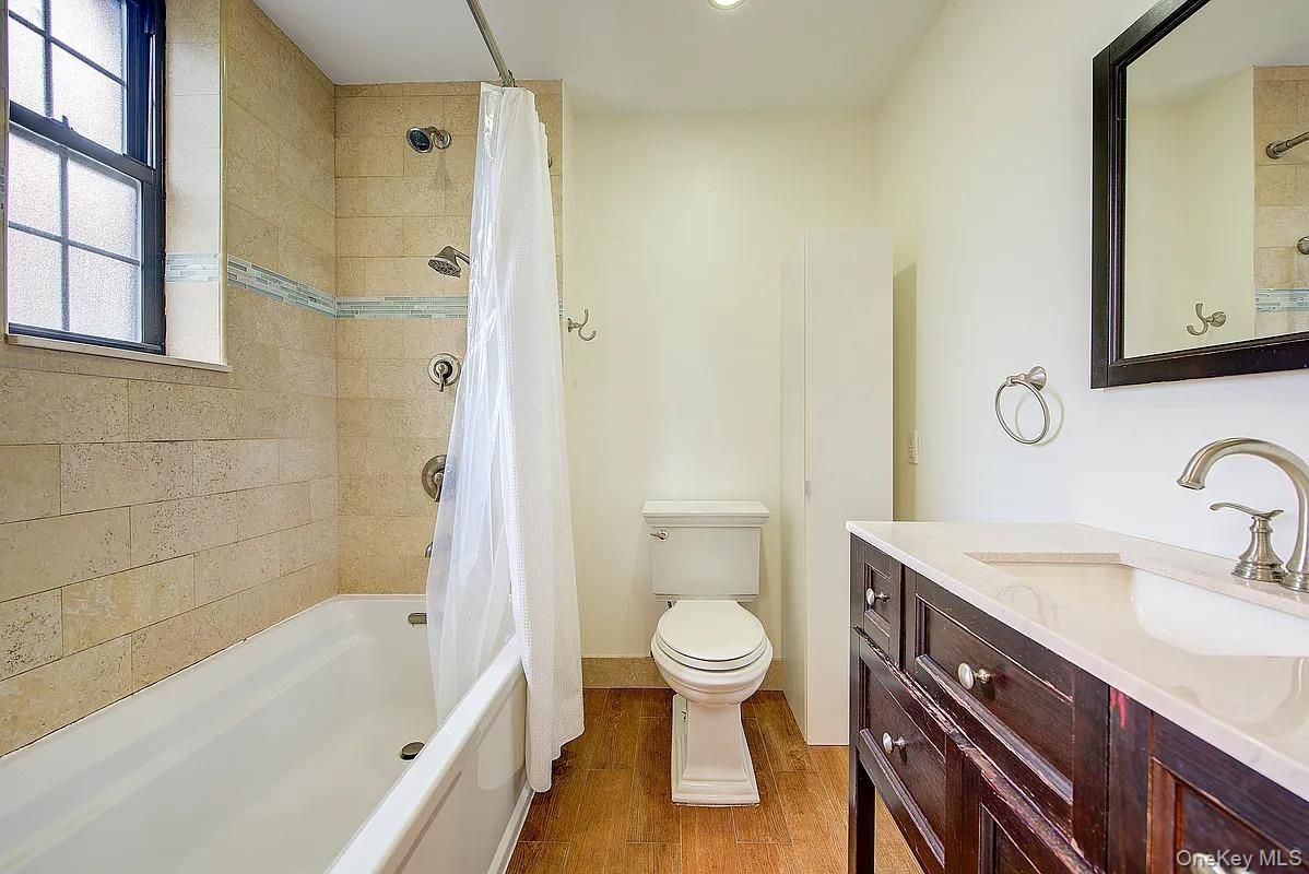 Bathroom, Interior, Recessed Lighting, Wood Texture Flooring