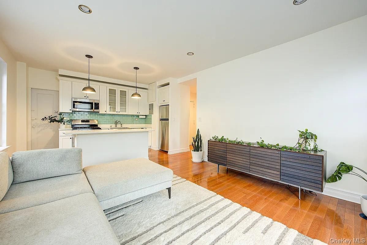 Interior, Kitchen, Living room, Pendant Lights, Recessed Lighting, Stainless Steel Appliances, Wood Texture Flooring