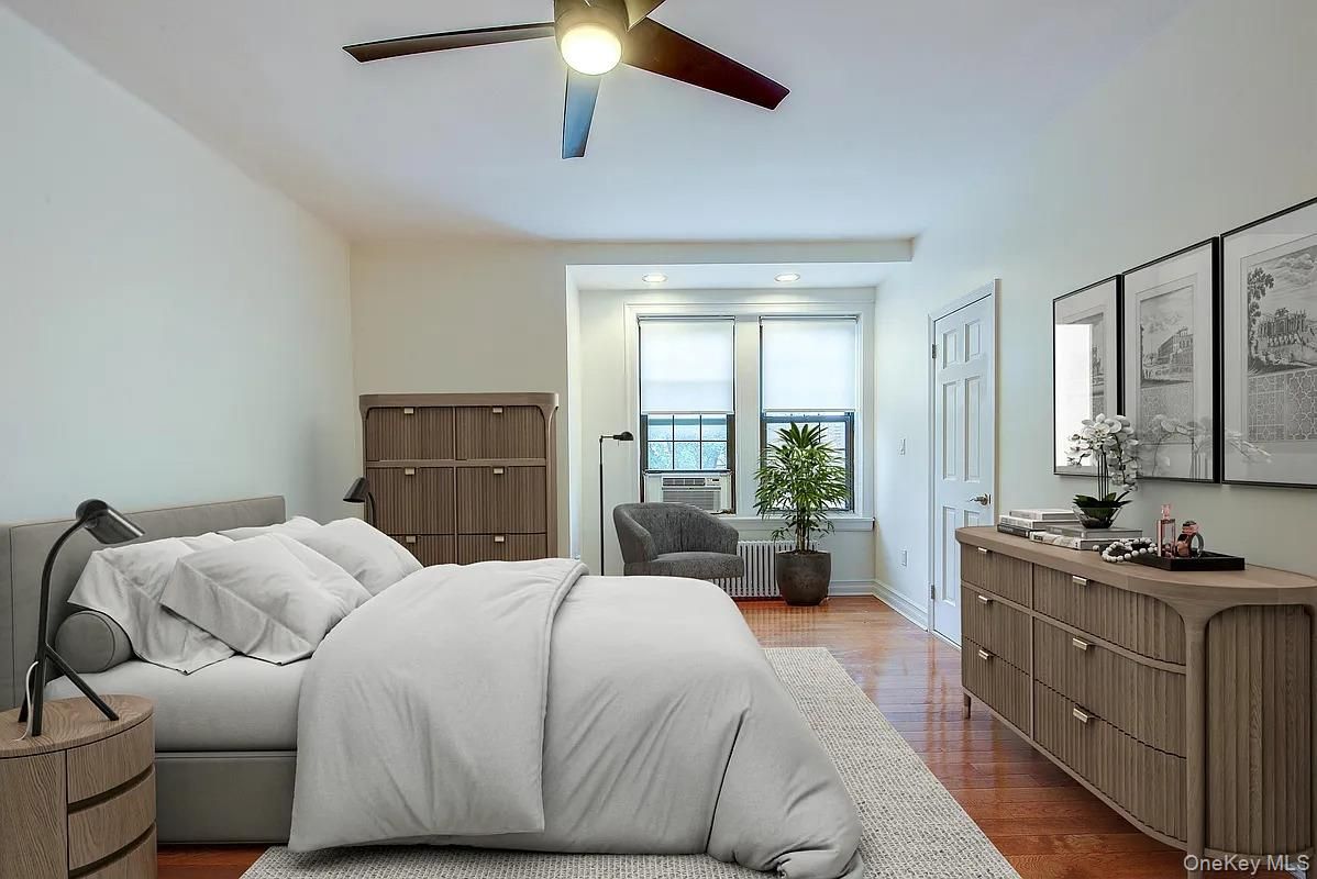 Bedroom, Interior, Recessed Lighting, Water, Wood Texture Flooring